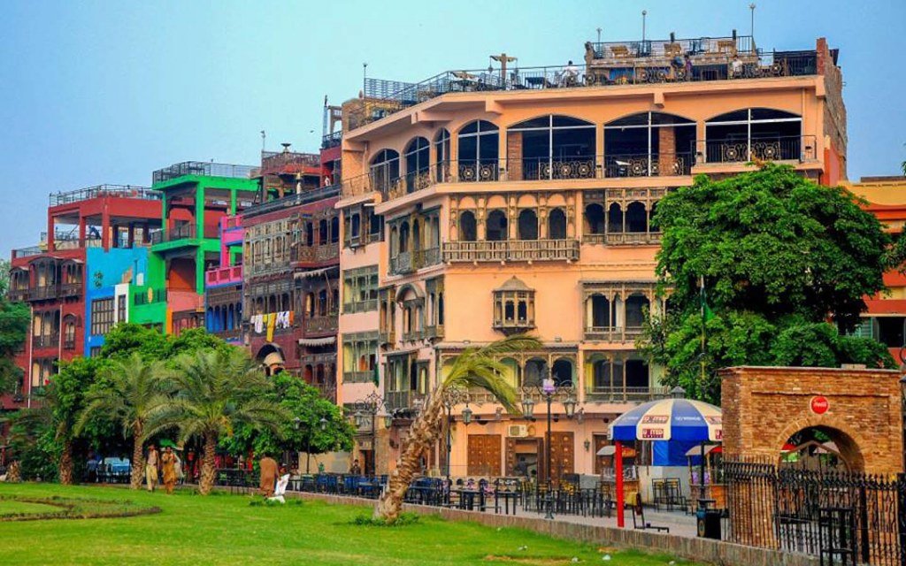 Andaaz Restaurant Fort Road — quiet heritage dining for couples and families in Lahore